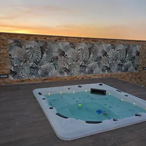 https://villa-lestaque.hotelaalgarve.com
