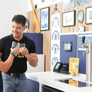https://meininger-hotel-amsterdam-amstel-6-julianaplein.amsterdamhotelsnl.com